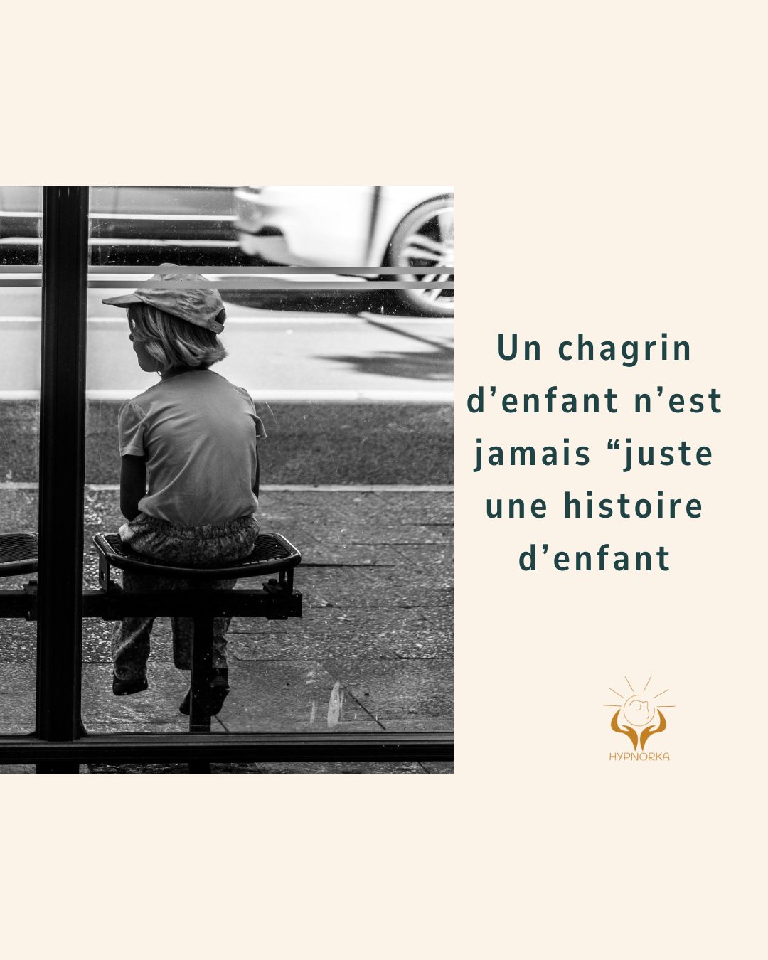 enfant triste après la perte d’un ami illustrant le chagrin et les émotions chez l’enfant