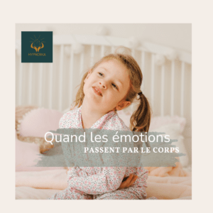 Enfant tenant son ventre en situation de stress
